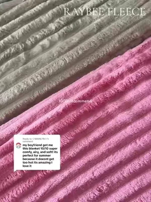 Replying to @☆MARILYN☆ my fav blankets 🩷💚 #blankets #bedsure #cozyblankets #fleeceblankets 