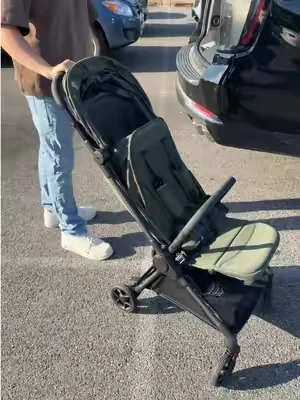 Mompush travel stroller is so lightweight!!! And the wheels are so smooth they don’t get stuck like most lightweight/umbrella strollers. #mompushstroller #mompush #travelstroller #stroller #lightweightstroller 