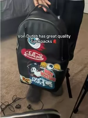 This is the large size. That’s the size I recommend. These bags do sell out quick though. #vondutch #backpack #dealsforyoudays #vondutchbags 