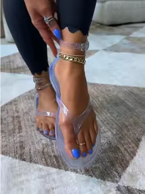 Gap Jelly Sandals That Feel Like a Throwback and a Summer Staple at the Same Time. #GapStyle #JellySandals #SandalSeason #SummerStyle #DealsForYouDays 