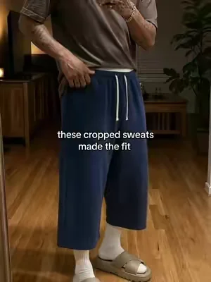 simple tee, clean shape, no overthinking #croppedpants #capris #longshorts #mensfashion #fyp 