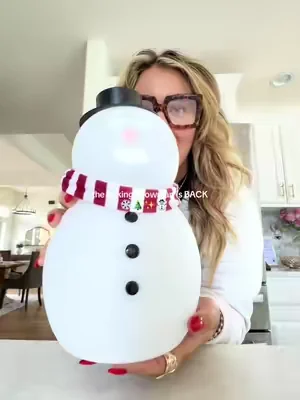 the talking snowman is BACK ❄️🎄✨☃️🤍 #talkingsnowman #christmasdecor #tiktokshopcreatorpicks #qvc 