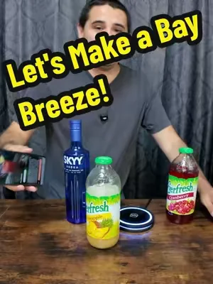 Let's make a bay breeze! #bartender #cocktails #drinks #dealsforyoudays #Summervibes 