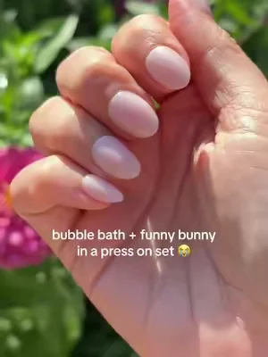 #dealsforyoudays #pressonnails #nails 
