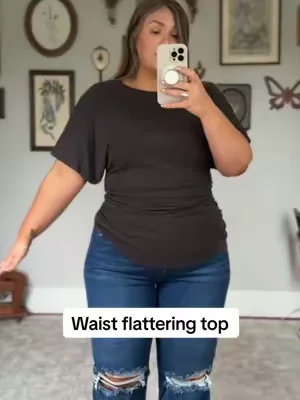 Makes the waist and arms look so snatched n just balances everything out perfectly. #plussizefashion #curvyfashion #capsulewardrobe #summervibes #dealsforyoudays 