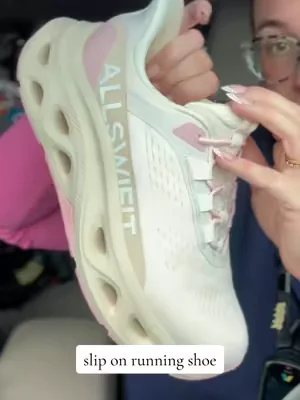 helathcare worker approved sneakers for long days on your feet. #dealsforyoudays #summerwins #allswifitsneakers #healthcareworker #runningshoes 
