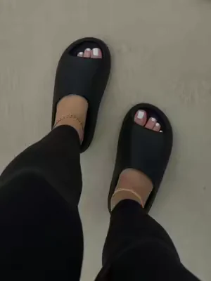 yeezy slides now on tiktok 🖤 @Evans Sneakers #yeezys #yeezyslides #slides #dealsforyoudays #couplegoals 