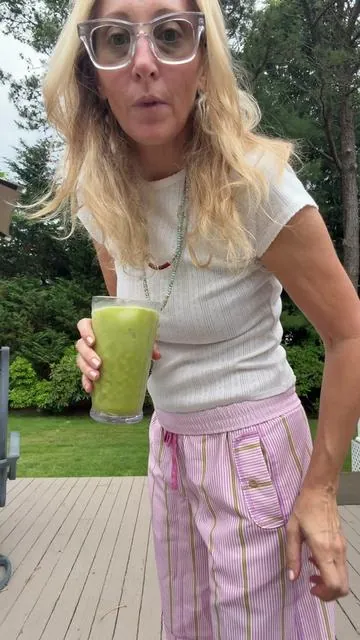 Fun pant summer! . #dealsforyoudays #summerstyle #styleover50 #whatareyouwearingtoday 