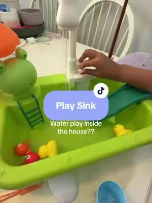 I’ll literally do anything to make cooking dinner an easier time for me, and this play water sink has done the trick. #watertoys #playsinkwithrunningwater #watertable #momfinds #dealsforyoudays 