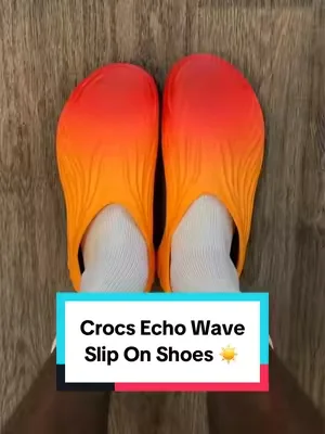 I absolutely love the colorway of these crocs so vibrant & summertime like ☀️ #crocs #sliponshoes #comfortableshoes #dealsforyoudays #crocsshoes 