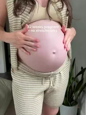 2nd baby using this serum! Snap back is so much easier without stretched out skin @8 Sheep Organics #stretchmarks #pregnant #stretchmarkserum #pregnantbelly #dealsforyoudays 