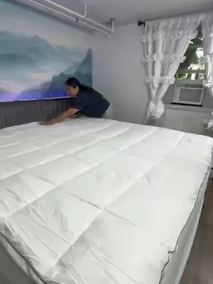 WeCharmer 1000 GSM Mattress Topper ☁️🛏️ Si tu colchón se siente demasiado firme o ya no es tan cómodo como antes, este topper acolchado puede ayudar a transformar tu experiencia al dormir. La versión 1000 GSM es la más gruesa y acolchonada de la marca, diseñada para agregar una capa extra de suavidad y comodidad sin necesidad de cambiar el colchón. Su superficie transpirable y su relleno esponjoso crean una sensación acogedora que invita a descansar mejor cada noche. #DealsForYouDays #CozySleep #MattressTopper #BedroomEssentials #SleepUpgrade 