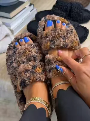 These Slipper Sandals Make Long Days on Your Feet So Much Easier. #SlipperSandals #ComfortSandals #SummerMustHave #TikTokShopFinds #DealsForYouDays 
