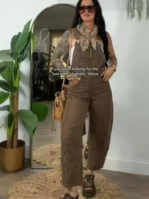 I’m 5’3 & 133 and sized down to an extra small but could’ve stuck with my regular size small. This is the color chocolate. There is NO stretch on these! 🤎