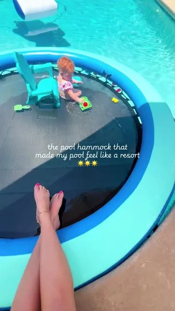A must have pool hammock for all summer long ☀️☀️☀️ Perfect for adults relaxing or the littles playing!! 