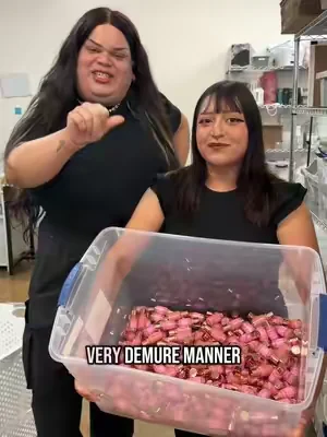@Jools Lebron packs a peach crème order!!🍑🥛✨ The 1st 100 orders to come in for peach crème will receive a signed Thank You Card from the one and only demure queen🎉🎂 A redemption from last time we were unable to do signed cards!🥹🫶🏼 Less than 500 Very Demure Lon Lon Milks left, be sure to lock in and get yours before they officially SELL OUT🥛🍑 DISCLAIMER: This is not the proceedure we take when packing orders. We do make sure to secure hair, wear face masks,and sanitize every step of the way. This is mainly for entertainment purposes only. #sushyglow #sushyglowcosmetics #verydemure #lonlonmilk #lipglossbusiness 