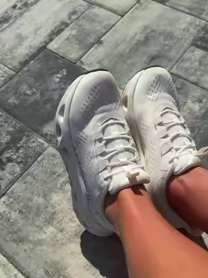 Thank me later 👌🏻 #allswifitsneakers #dealsforyoudays 
