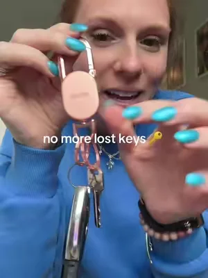 Yes the invention of the century !  #applefindmy #keyfinder #losingmykeys #TikTokMadeMeBuyIt #adultingishard    