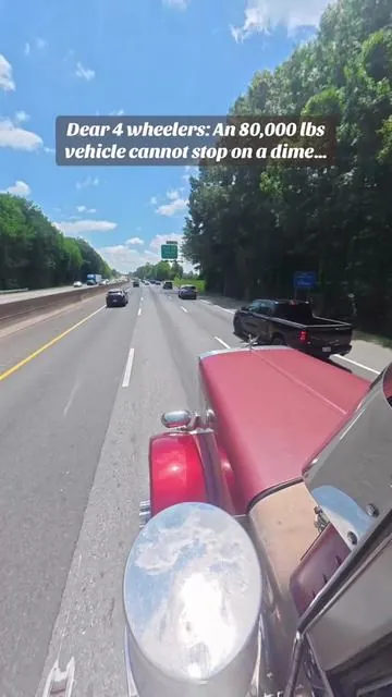 Just a quick FYI… An 80,000 lbs vehicle cannot stop on a dime. . . . #trucking #trucktok #fyp #jakebrake #peterbilt 