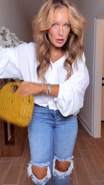 Totally obsessed with this cropped top