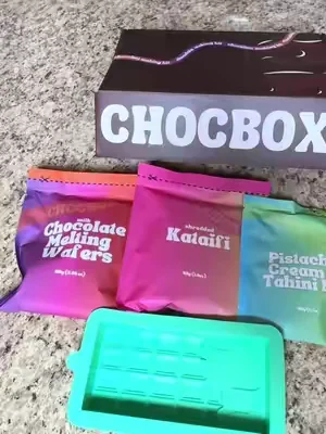 Chocbox Dubai Chocolate Pistachio Knafeh Stuffed Chocolate Bar Kit With Reusable Chocolate Bar Mold Father's Day Gift @CHOCBOX ✨ #dubaichocolate #chocbox #familynight #dealsforyoudays #summerwins 