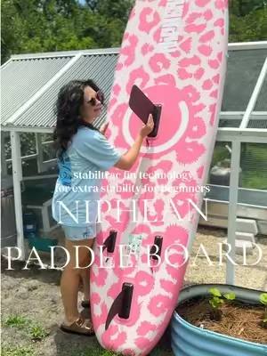 the pink cheetah is ✨🤌🏻 but what sold me on this one is that it has the extra large fin with stabiltrac technology. Stable & big enough so I can bring along my kids or dog & can hold up to 400lbs! #paddleboarding #paddleboard #nipheanpaddleboard #standuppaddleboarding #beginnerfriendly @Niphean 