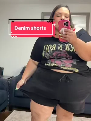 @BloomChic has us looking cute while still being comfy alllll summer long 🖤🫶🏼🙌 #DealsforYouDays #SummerVibes #plussizefashion #curvy #denimshorts 
