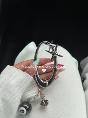 #dealsforyoudays #y2k #chrome #carabiner #carabinerkeychain 