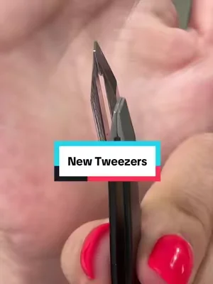 Sometimes it’s the little things that make me so happy! These new tweezers by @Jenny Patinkin blow my old dull tweezers out of the water! #dealsforyoudays #tweezers #browcare #browshaping 