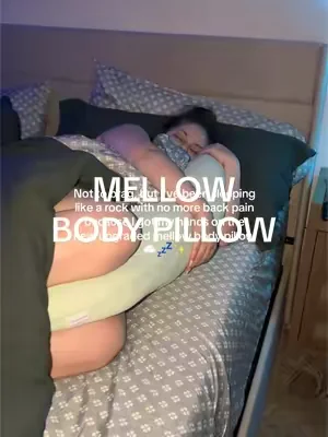 how did I sleep without this! seriously the best pillow for us side sleepers! And the new colors🤩 #mellow #mellowsleep #bodypillow #sidesleeper @Mellow Sleep 