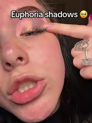 I don’t think rue is allowed makeup where she is now … #duochrome #shimmereyeshadow #euphoria #DealsForYouDays #SummerWins 