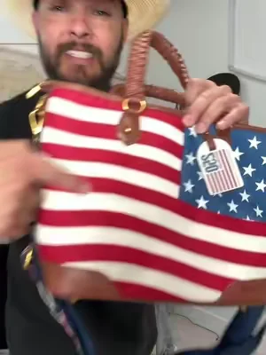 @Vaqueras Outfitters Montana West American Flag Bag #dealsforyoudays #america #totebag #bags #american 