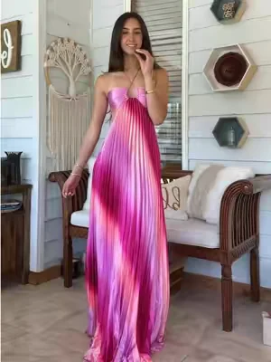 Unreal!!! And it’s on sale! #weddingguestdress #dressinspo 