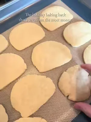 Baking silicone sheets #siliconebakingmat #baking #cookingtips #zulaykitchen #holidaybaking 