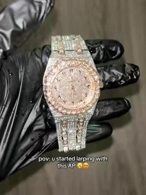 this watch is super high quality and comes with everything ✌️#fyp #AP #watch #designer #viral 