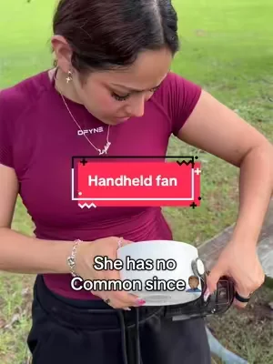 A handheld fan that actually blows cold air 🙌🏼🥶 #portablefans#portablefan#handheldfan#dealsforyoudays  