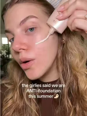 I’m 6 months pregnant and I am NOT wearing foundation this summer so I’m looooving this 👏🏻 @tarte cosmetics #tarte #tintedserum #skintint #foundation #spf 
