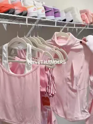 🌸the velvet hangers really elevated the whole closet 💗 @Utopia Brands #velvethanger #hangers #closetorganization #wardrobeessential #homeorganization 