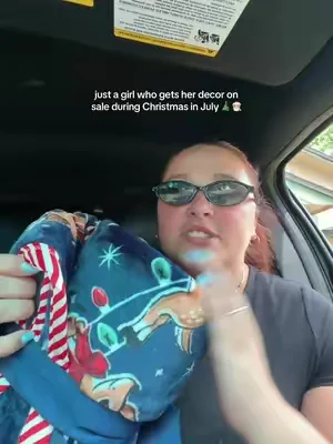 Christmas is on the brainnnnn🎄🎅🏼 #christmasinjuly #christmasblanket #christmas 