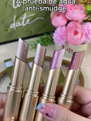 Cremosa, waterproof, con glitter y no se corre ni de día ni de noche.#tiktokshop#fyp  #beauty  #Maquillaje