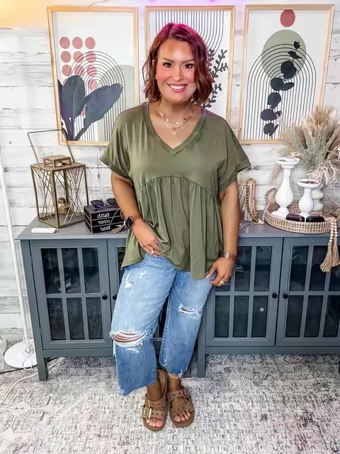 This top is unbelievably comfortable, loose fitting and airy for the hot Summer months!! I’ve paired it with cropped jeans, denim shorts, leggings and biker shorts alike!  It just goes with absolutely everything! I’m a true to size large wearing the size large, but sizing is flexible here. You can definitely size down if you want to. 😍 @Cicy Bell shop #oversizedshirt #babydolltop #flowytop #cicybell #ttsacl 