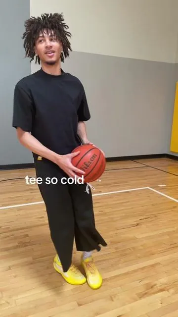 Unguardable in this fit🏀🪣#boopis #fashion #shirt #basketball 