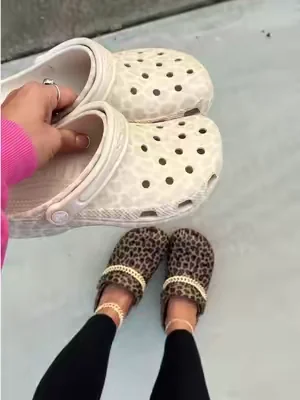 #crocssuperbrandday #dealsforyoudays #crocs #clogs 