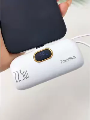 Pequeño. 🔥🤩 Inteligente. Siempre cargado. Perfecto para conciertos, viajes y salidas nocturnas.#phonecharger #musthaves #battery #travelmusthaves #powerbank