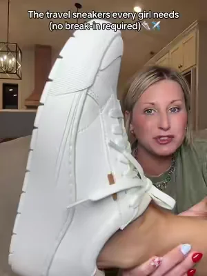 These might be the most comfortable white sneakers I've tried. No break-in period, lightweight, and perfect if you have a trip coming up and know you'll be walking all day. These are quickly becoming my go-to travel shoes. #whitesneakers #travelsneakers #travelshoes #comfortablesneakers #walkingshoes 
