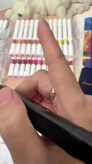 Es hora de actualizar los marcadores de tus hijos al modelo más reciente, ¡es genial! #pinturaacrilica #dealsforyoudays #acrylic#acrylicmarkers #art 