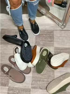 Seriously, these platform slip ons are GOOD! Clearly… I love them 😅 #heydudeshoes #austinlift #platformshoes #comfystyle #everydaycomfort @HeyDude 