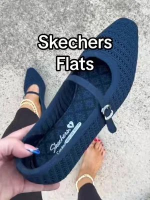 Skechers flats for the girlies who dress up for work #skechers #skechersflats #skechers #tiktokshopcreatorpicks 
