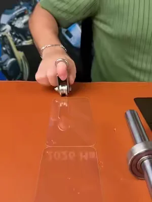 What does a truly durable tempered film feel like? 🛡️ It doesn't scratch, doesn't jam your hands, and the more you use it, the more comfortable it is.#tiktok #fyp #tiktokshop #Transforminggoldsteelscreenprotector 