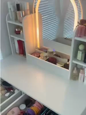 This is my favorite corner🥰#vanitymirror #vanitymakeup #dealsforyoudays #giftideasforher #toksom 